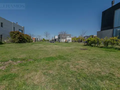 Barrio Vistas, PUERTOS / ESCOBAR