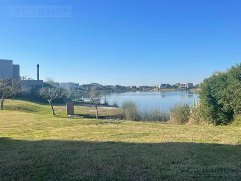 Barrio Vistas, PUERTOS / ESCOBAR