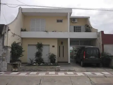Venta | Casa | 3 Dormitorios | Cochera | Capitán Bermúdez | Barrio Villa Cassini | Apta crédito