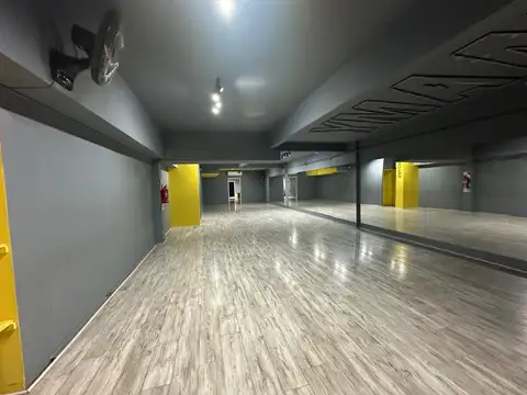 LOCAL COMERCIAL 361m2 - CENTRO DE CASEROS