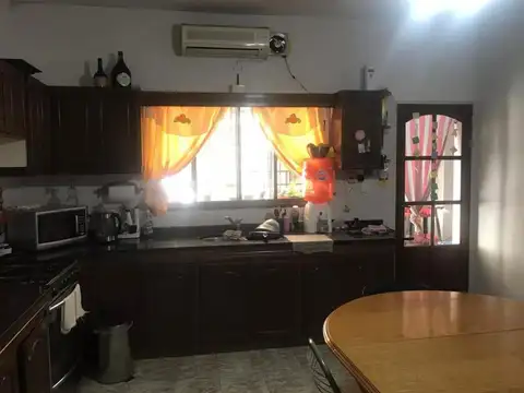 CASA EN VENTA 3 DORMITORIOS EN CAPITAN BERMUDEZ