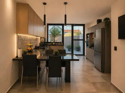 CASA CUATRO AMBIENTES EN VENTA - Ituzaingó Norte