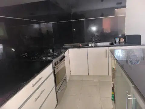 Casa 2 ambientes con 1 baño