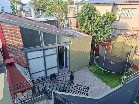 CASA EN VENTA - MULTIFAMILIAR. OPORTUNIDAD.