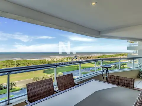 Departamento 4 ambientes con 5 baños