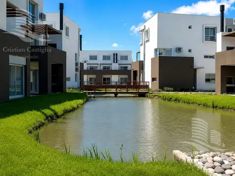 Departamento En Venta con Jardín Propio en Barrio el Sendero