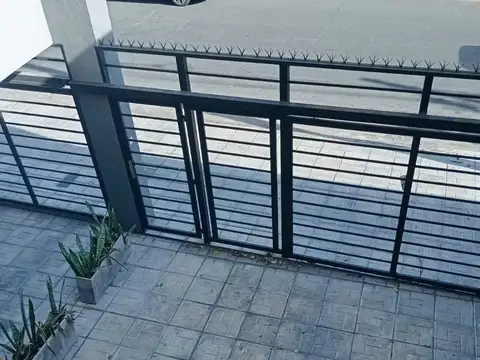 Venta a estrenar en lanus, balcon al frente