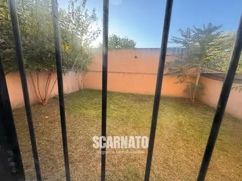 Depto Tipo Casa en Alquiler con 1 cochera