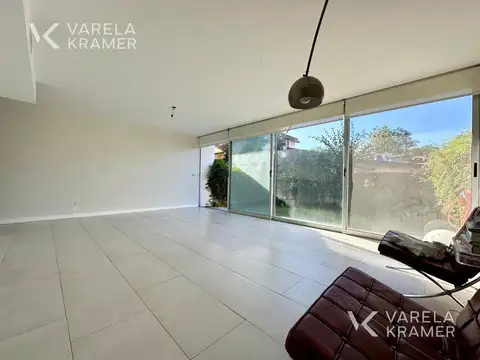 Depto Tipo Casa en Alquiler de 4 ambientes