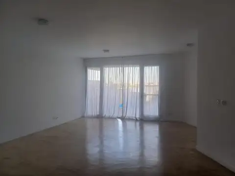 Departamento en Alquiler con 2 cocheras