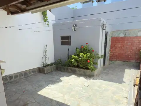 Casa 3 ambientes con 1 baño