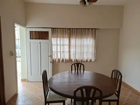 Depto Tipo Casa en Alquiler en Barrio Parque, $ 1.200.000