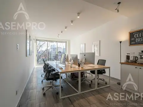 Oficina a Estrenar con balcón y baulera 