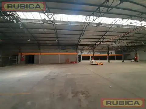 Alquiler Galpón y oficinas 3.094 m2 en Villa Adelina, altura Panamericana y Fondo de la Legua