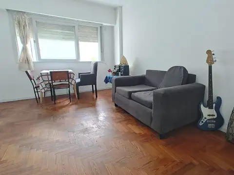 2 AMBIENTES AL FRENTE CON BALCON