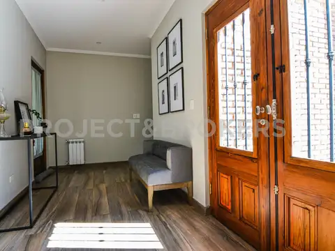 Casa en Venta con 5 cocheras