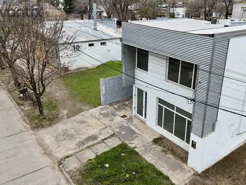 Galpón en venta y alquiler con salón comercial, oficinas y depósito en Rafaela