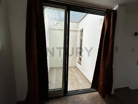 Oficina 2 ambientes con 1 baño