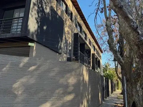 José Manuel Estrada 900