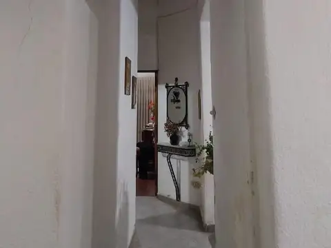 Casa 6 ambientes con 1 baño