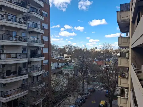 Dos ambientes + cochera, zona ideal