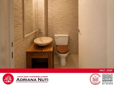 Casa en Venta con 6 cocheras