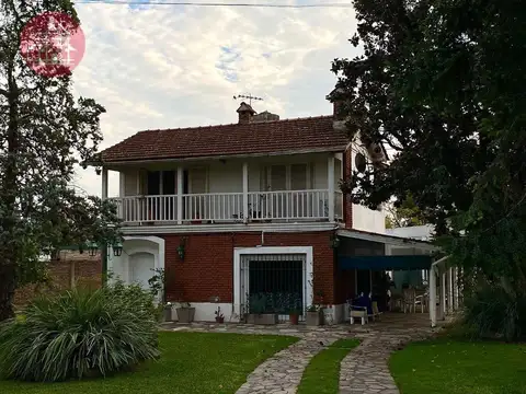 ITUZAINGO - Hermoso Chalet de 5 ambientes.
