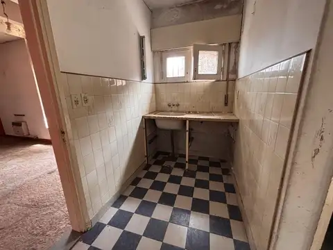 VENTA casa en Casilda de 3 dormitorios con cochera.