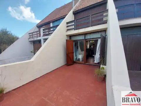 Dúplex en venta de 2 dormitorios c/ cochera en Zona Norte