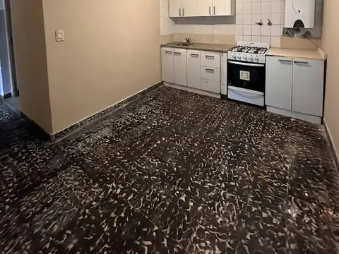 Depto Tipo Casa en Alquiler con 1 cocheras