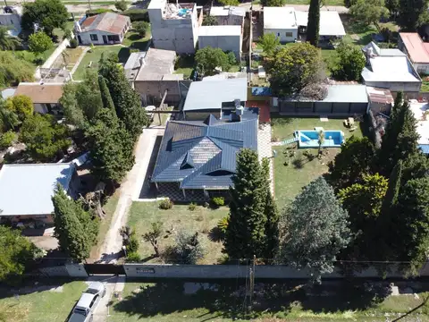 Casaquinta en  venta sobre dos parcelas en G. Catan