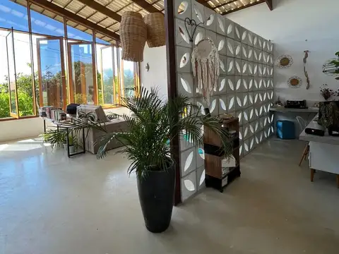 Casa en Venta con 3 cocheras
