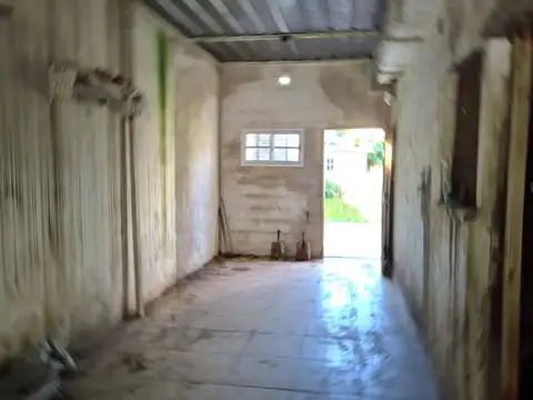 Casa 3 ambientes con 1 baño