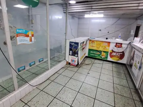 AMPLIO LOCAL SOBRE AVDA. MITRE