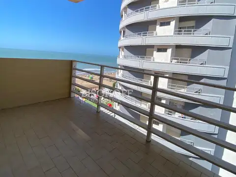 AVENIDA 1 ENTRE PASEOS 105 Y 107