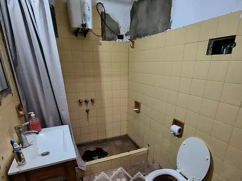 Casa 4 ambientes con 1 baño