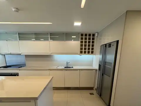 Departamento en Venta de 4 dormitorios
