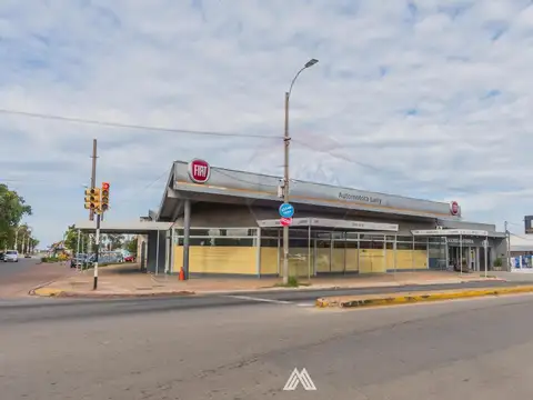 Alquiler importante local comercial en Pando