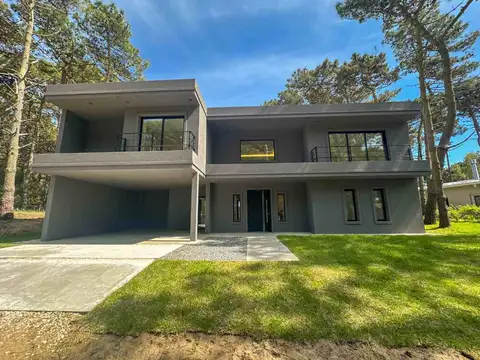 CASA EN VENTA PINAMAR - BARRIO ALAMOS