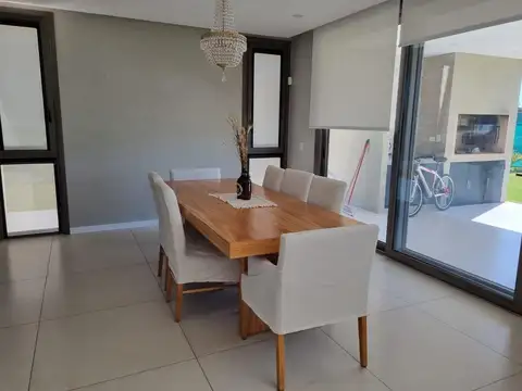 Casa en Venta en Haras Santa María, USD 280.000