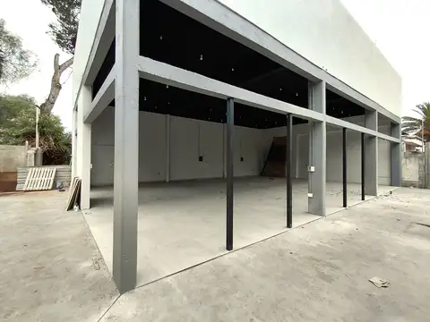 Local 150 m2 divisible Avenida Valparaiso zona sur