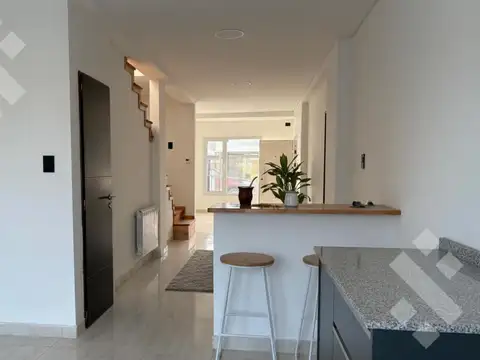 Depto Tipo Casa en Venta en Plottier, USD 165.000