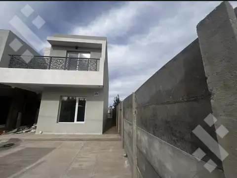Depto Tipo Casa 4 ambientes con 1 baño