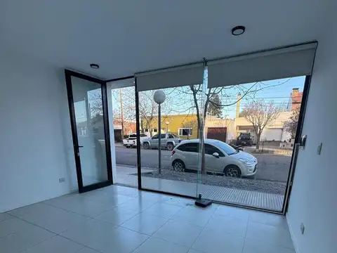 Local en Alquiler en Trenque Lauquen, $ 425.000