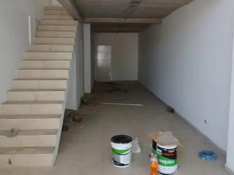 Local en Alquiler en Barrio Parque Leloir, USD 1.100