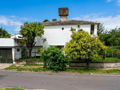 VENTA DE GRAN CASA A TERMINAR - OPORTUNIDAD!