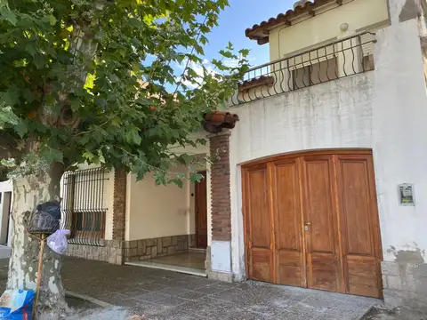 Casa amplia 13 entre 30 y 31