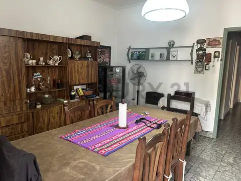 Casa 3 ambientes con 1 baño