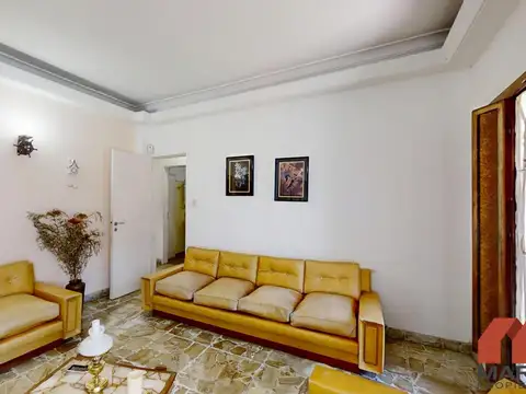 Casa en venta en Olivos 4 ambientes, 3 dormitorios con patio, terraza y cochera