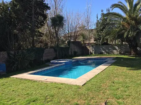 Casa en Venta con 10 cocheras